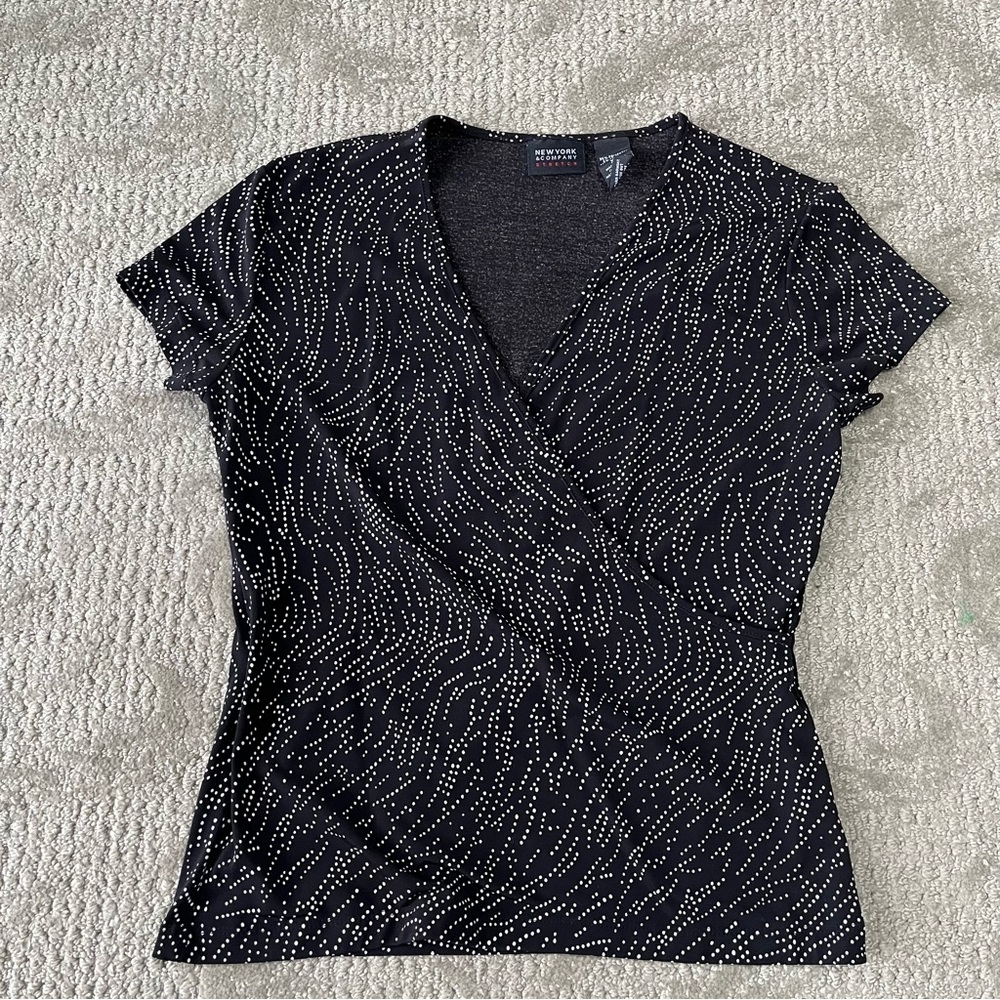 EUC Women's 90s Y2K New York & Company Short Sleeve V Neck Top size XS